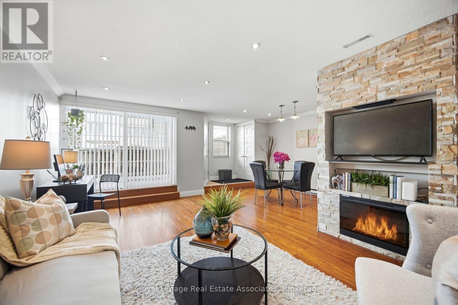 Property Photo:  1055 Dundas Street East 222  ON L4Y 3X6 