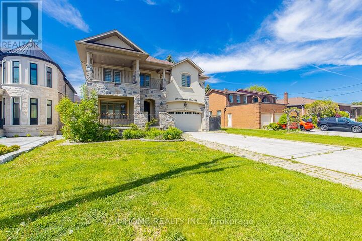Property Photo:  220 Weldrick Road West  ON L4C 3V3 