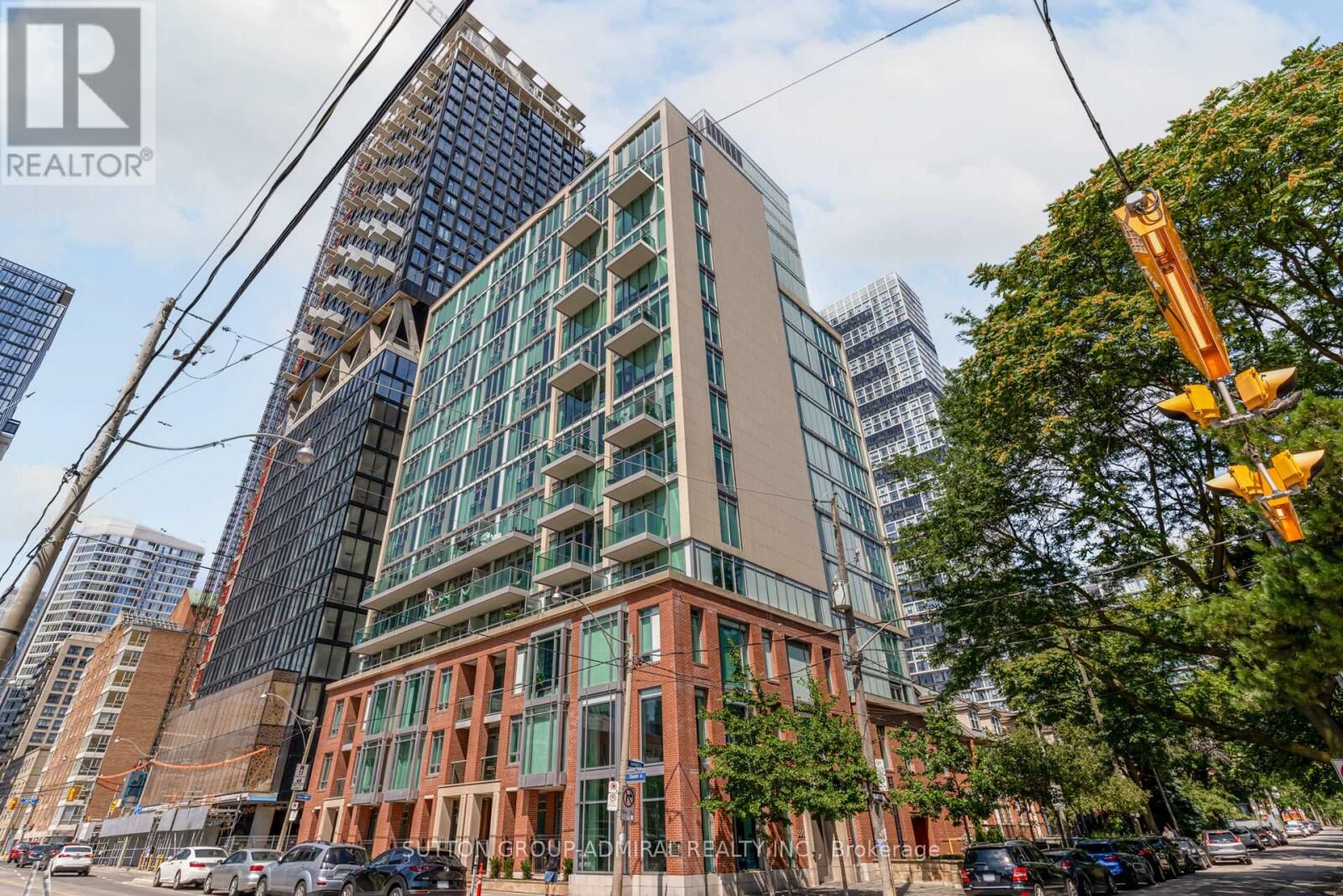 Property Photo:  220 George Street Th2  ON M5A 2N1 