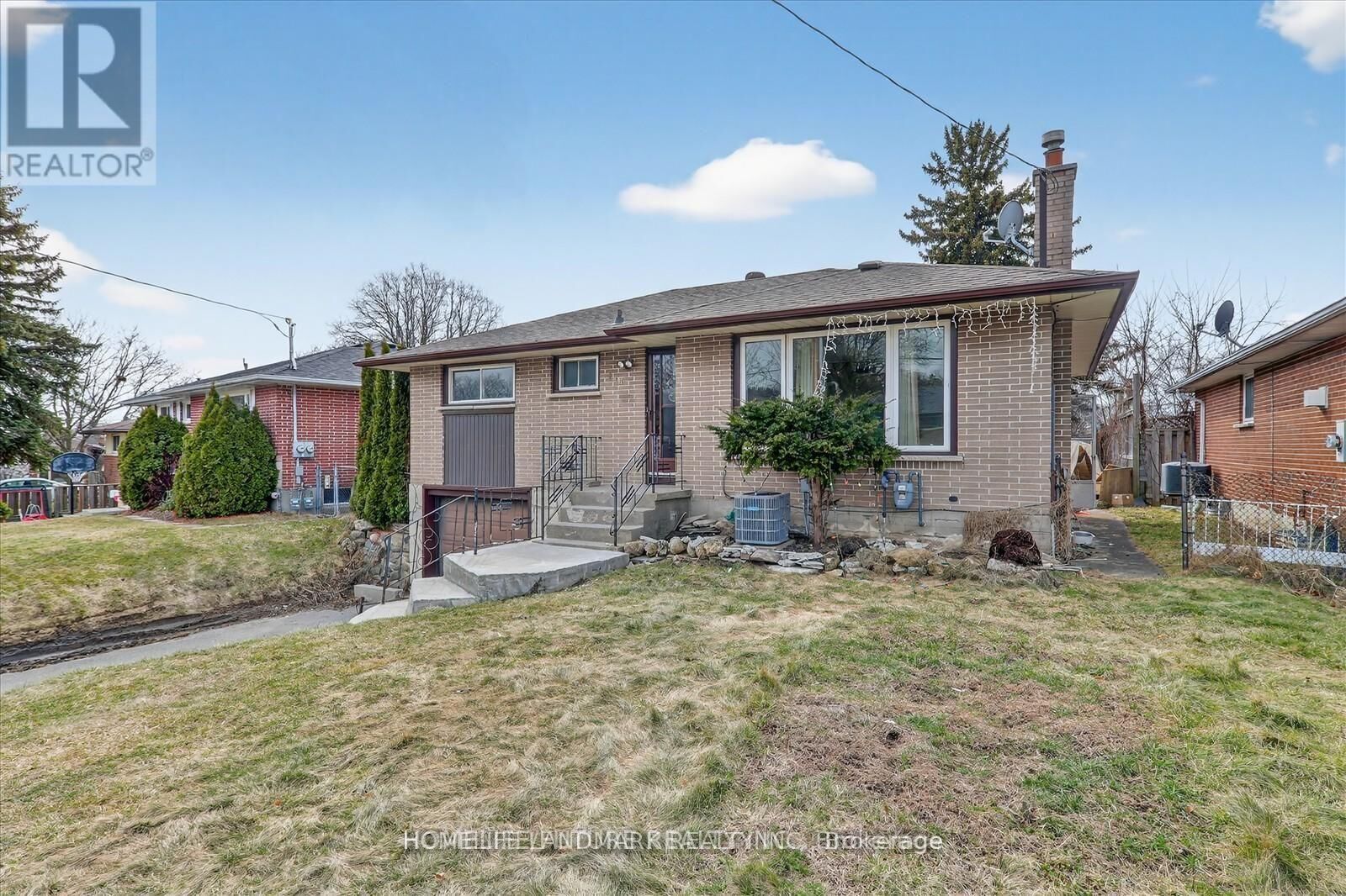 Property Photo:  146 Oriole Street  ON L1H 6Y6 