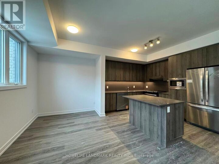 Property Photo:  15 Kerns Lane  ON L4E 1M1 