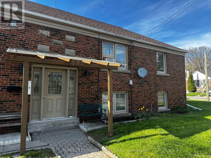 Property Photo:  238 Glebemount Avenue 1  ON M4C 3V2 