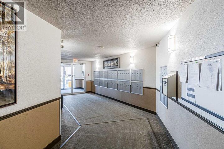 Property Photo:  21 Dover Point Southeast  AB T2B 3K4 