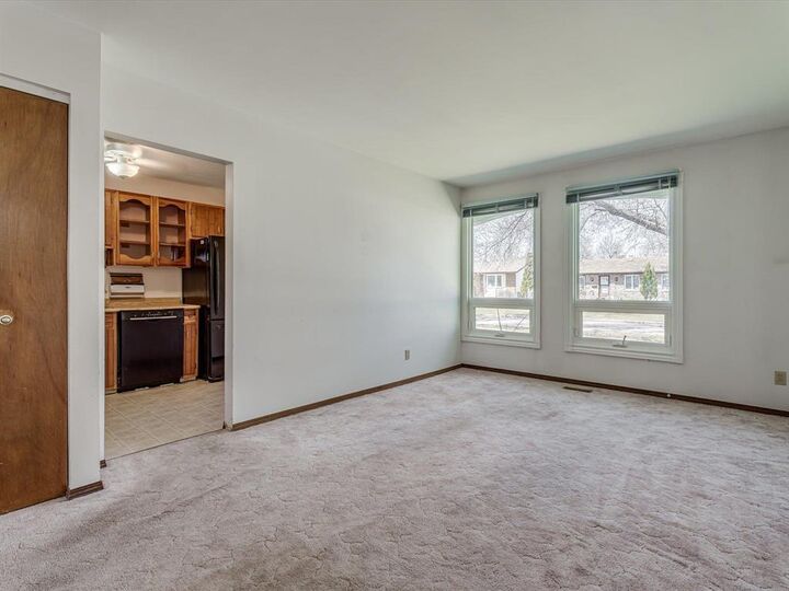 Property Photo: 310 Dowling Avenue MB R2C 3K7