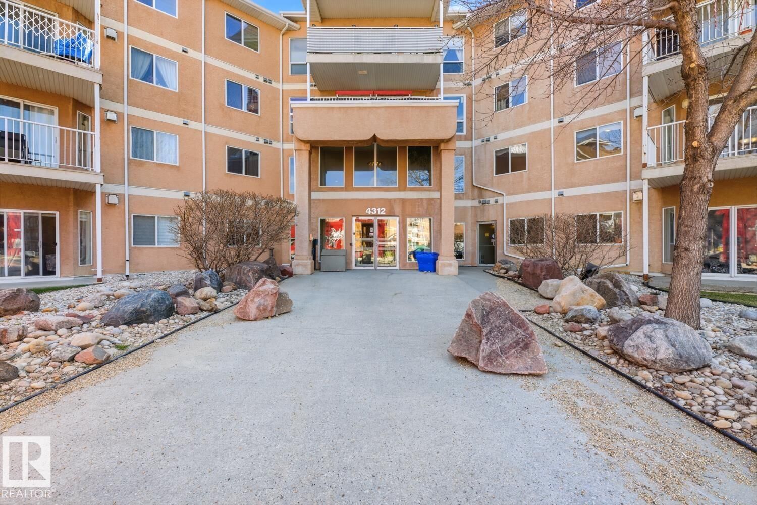 Property Photo:  4312 139 Ave NW 304  AB T5Y 2Z7 