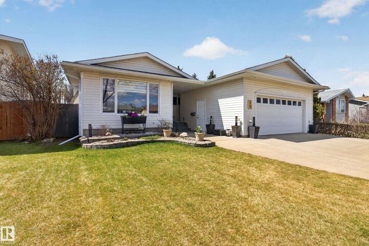 Property Photo:  20 Rosewood Drive  AB T8A 2H2 