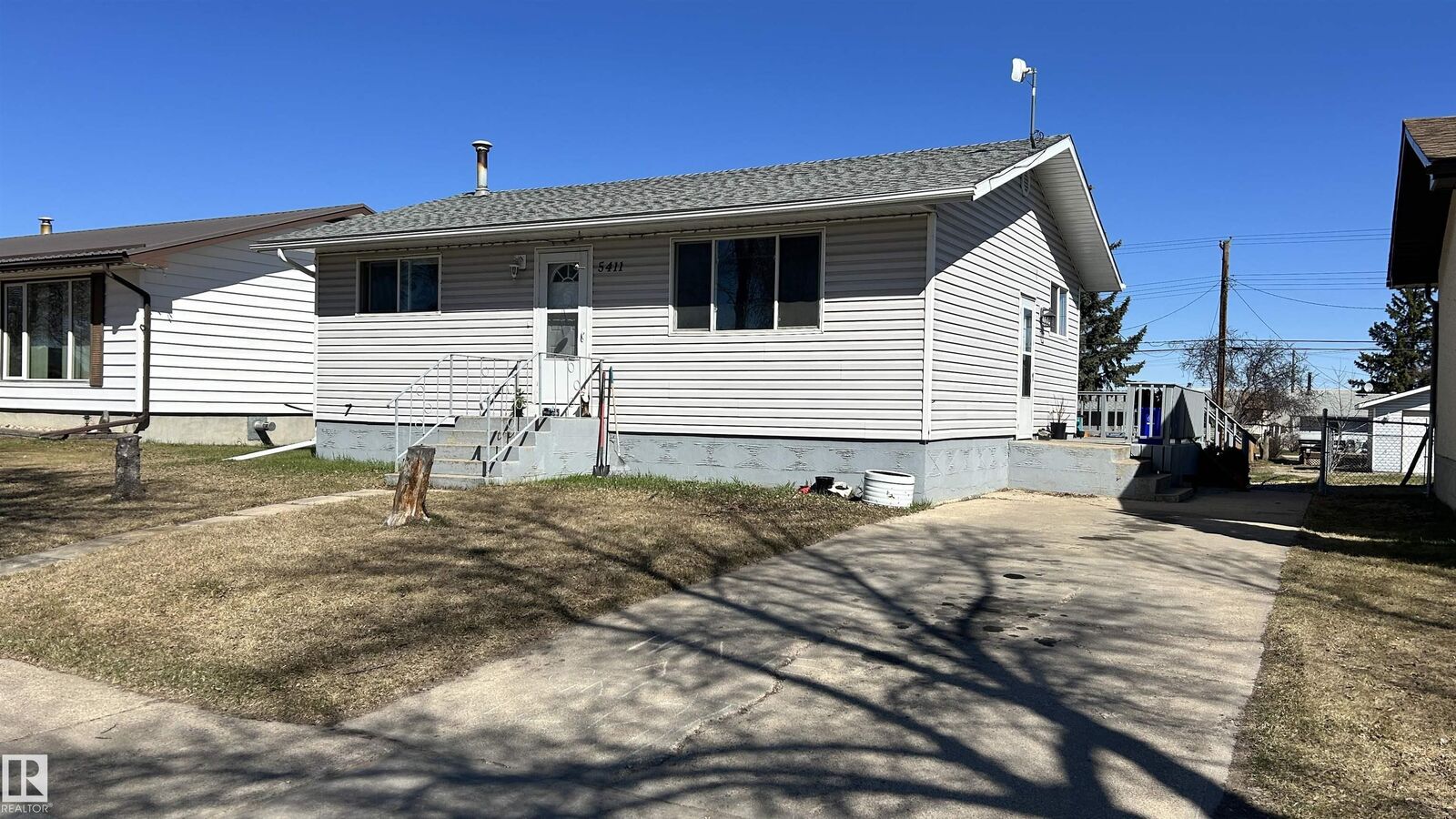Property Photo:  5411 51 Avenue  AB T9N 1Z9 