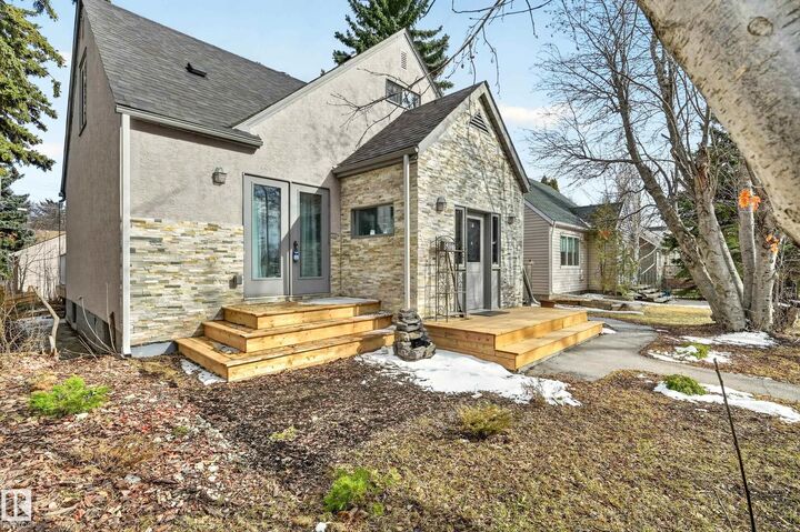 Property Photo:  6807 112A Street NW  AB T6H 3K5 