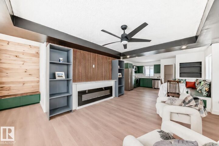 Property Photo:  8712 89 Avenue NW  AB T6C 1N7 