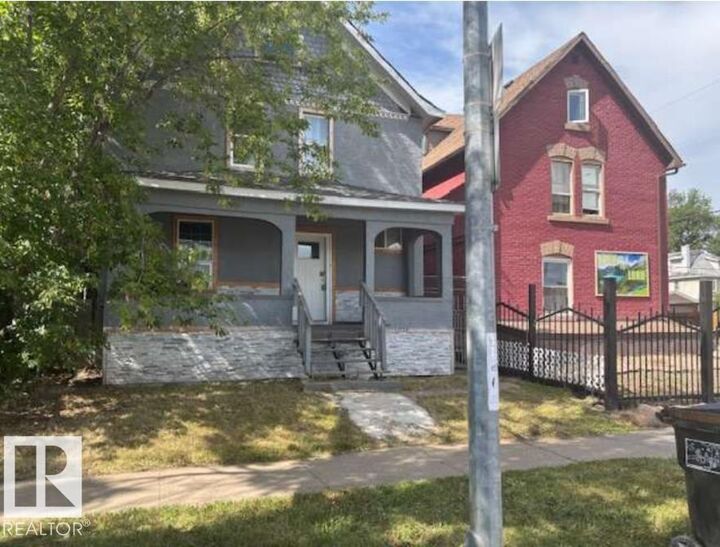 10730 92 Street NW — photo 1
