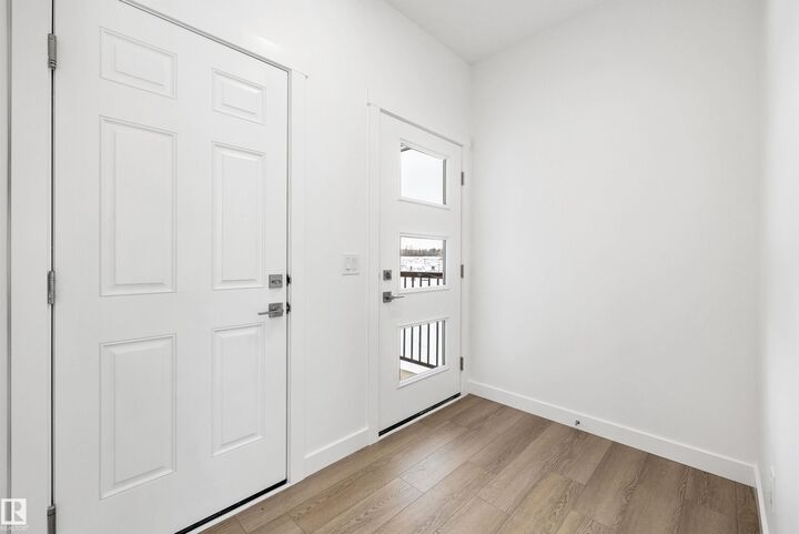 Property Photo:  1062 Cristall Crescent SW  AB T6W 5S6 
