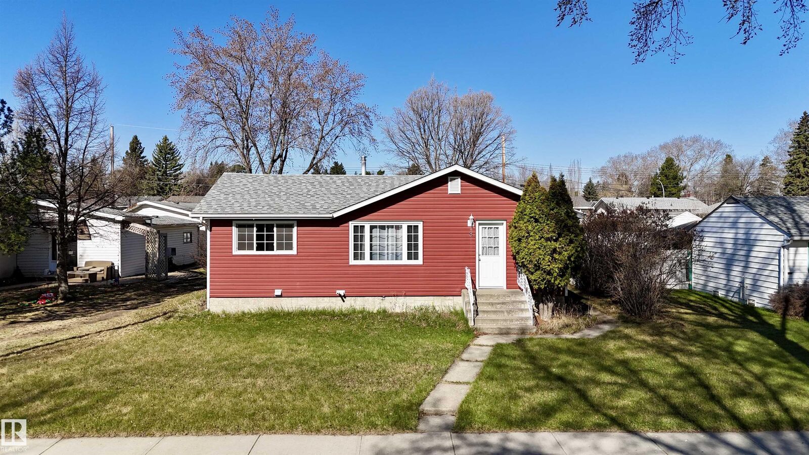 Property Photo:  8 Michigan Street  AB T9G 1H6 