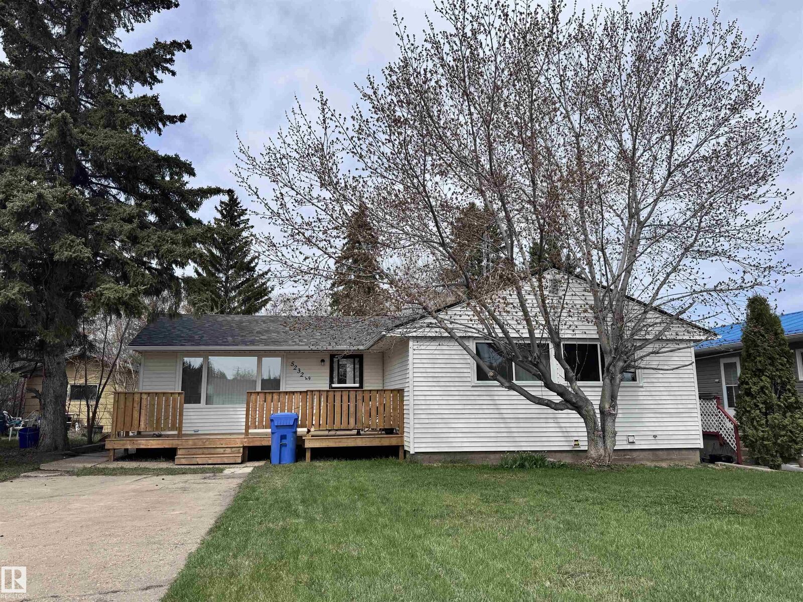 Property Photo:  5232 49 Street  AB T0B 4R0 