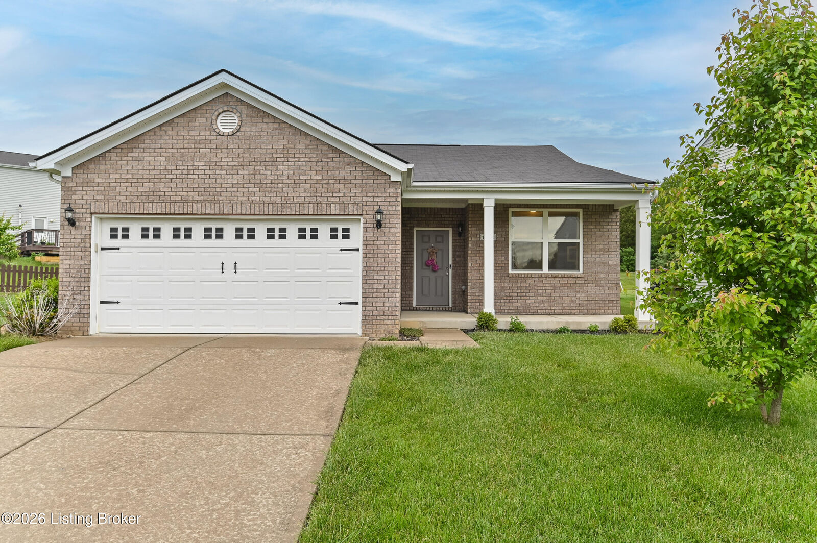Property Photo: 11883 Trottingham Cir KY 40299