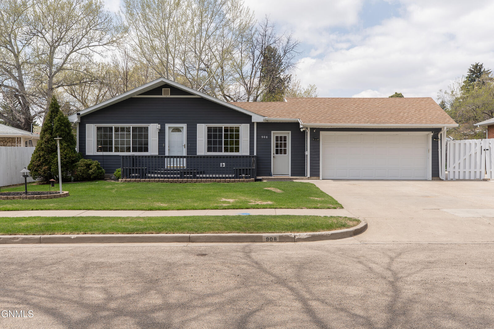 Property Photo:  908 Midway Drive  ND 58501 