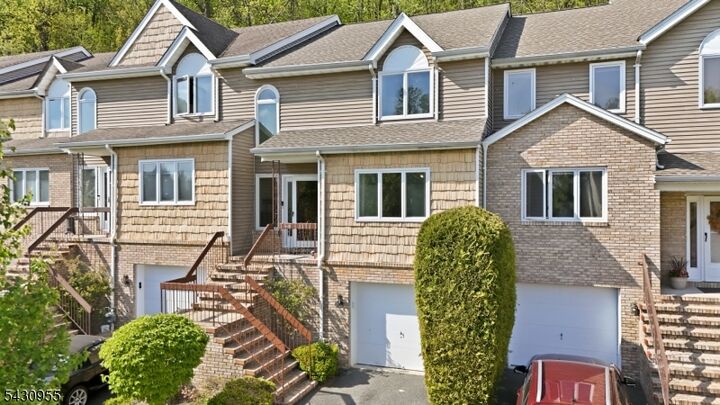 Property Photo:  34 Edgefield Dr  NJ 07950 