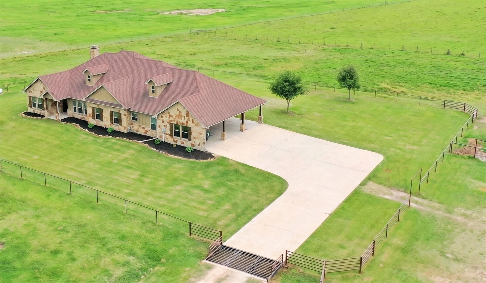 Property Photo:  2792 County Road 145  TX 77831 