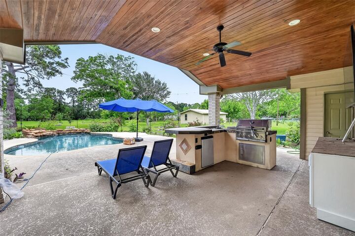 Property Photo:  17125 County Road 127  TX 77581 