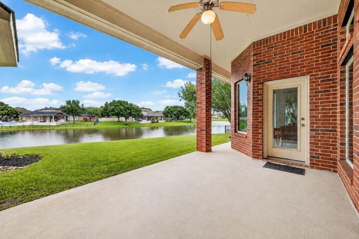 Property Photo: 2010 Arbor Cove TX 77494