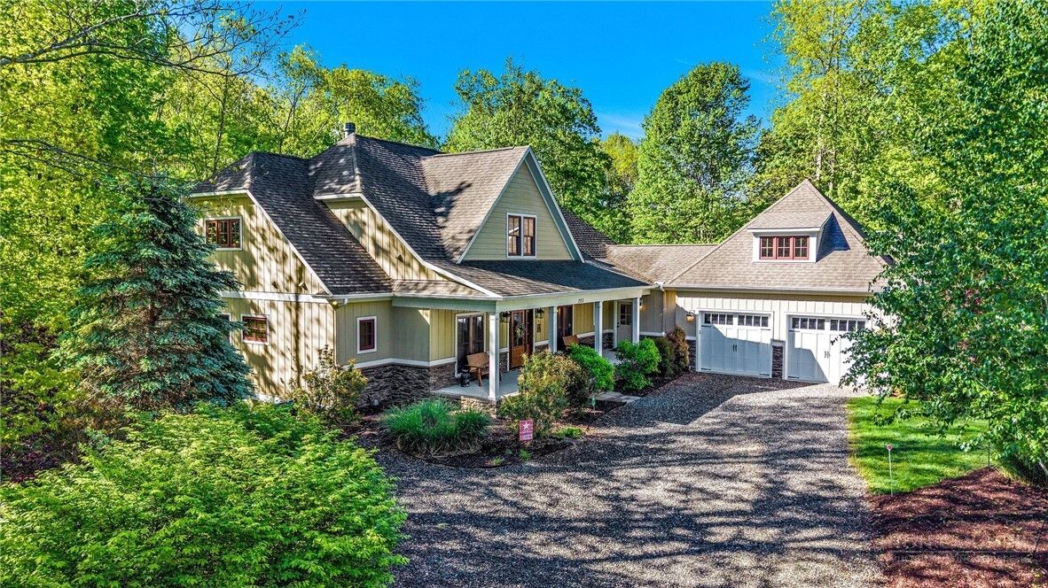 Property Photo: 203 Peak Mountain Edge NC 28615