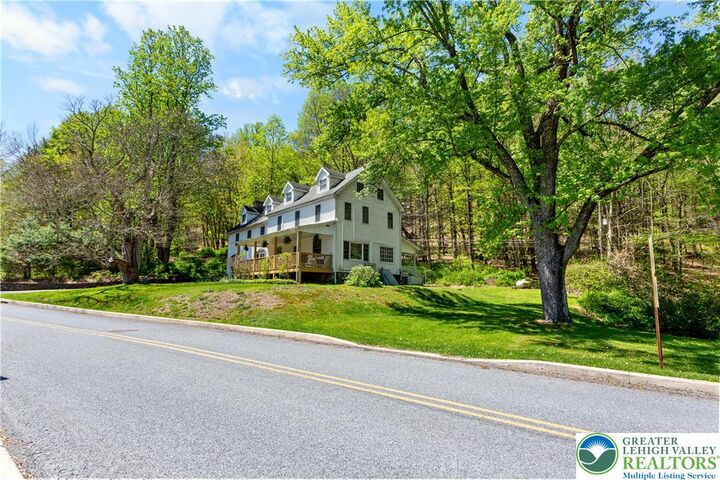 Property Photo:  1841 Twin Pine Road  PA 18360 