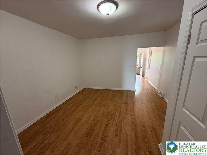 Property Photo:  1113 E 4th Street 1  PA 18015 