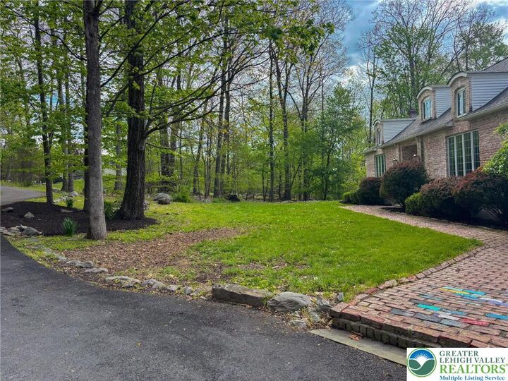 Property Photo:  1946 Kyle Drive  PA 18360 