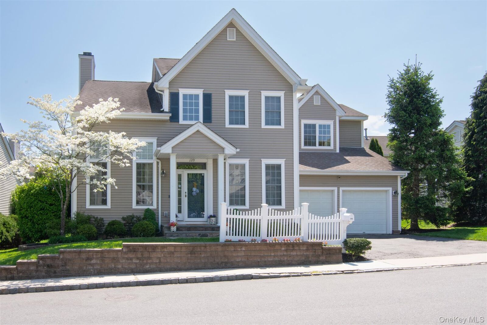 Property Photo:  120 Tradition Court  NY 10603 