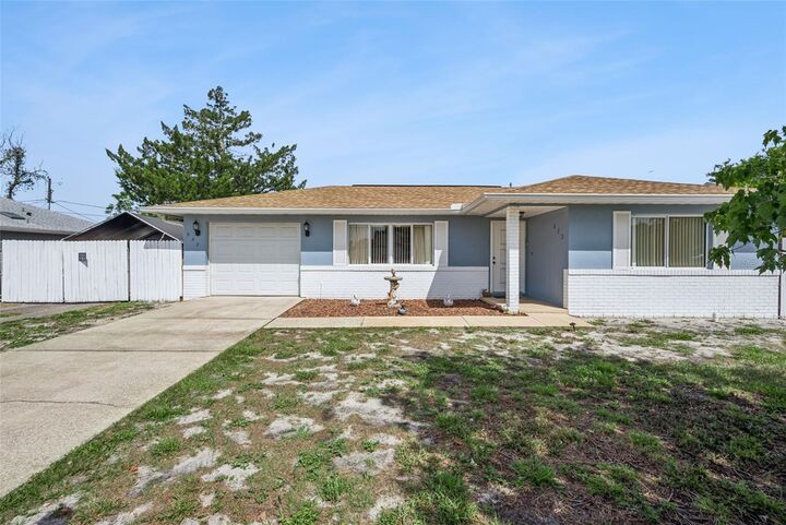 Property Photo:  822 Abbott Avenue  FL 32725 