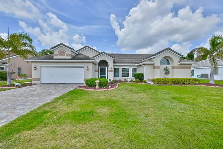 Property Photo:  2109 New Bedford Drive  FL 33573 