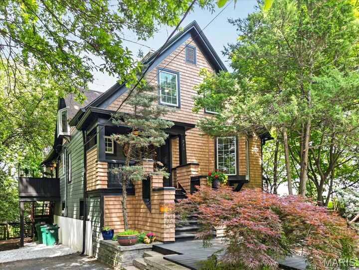 Property Photo:  921 Newport Avenue  MO 63119 