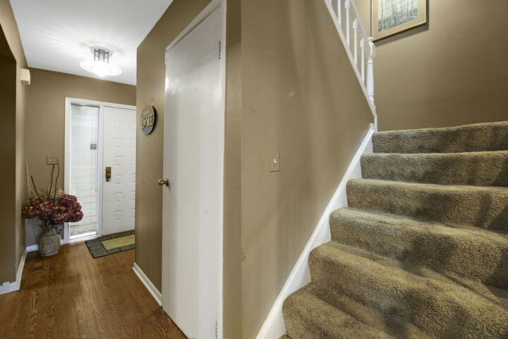 Property Photo:  404 Bluebird Lane  IL 60015 