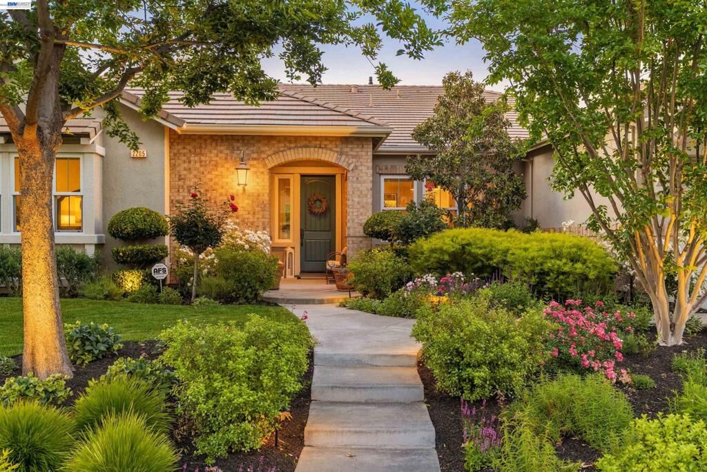 Property Photo:  2205 Cameron Cir  CA 94588 
