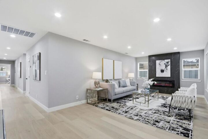 Property Photo:  2121 Francis Avenue  CA 95051 
