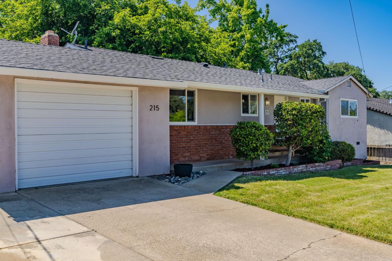 Property Photo:  215 Patricia Lane  CA 95685 