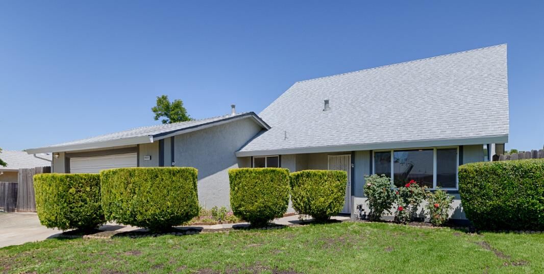Property Photo: 6113 Ledgewood CA 95621