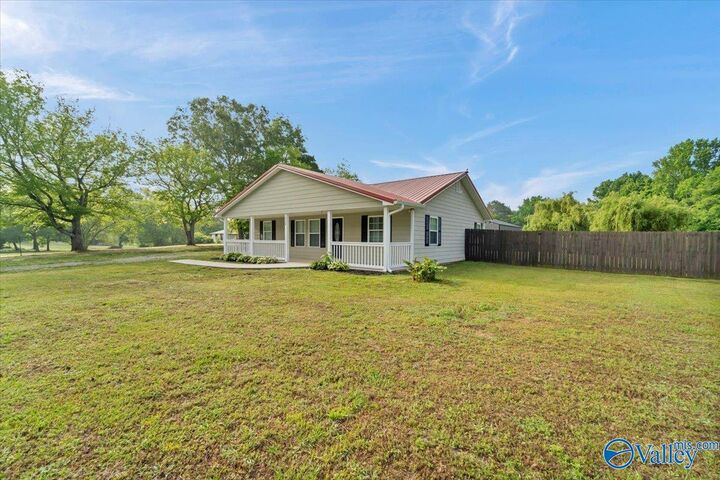 Property Photo:  320 Irby Circle  AL 35175 