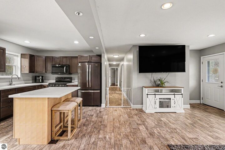 Property Photo:  1015 Shaw Road  MI 48624 