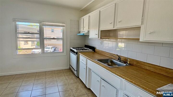 Property Photo:  299 Main Street 2  NJ 07644 