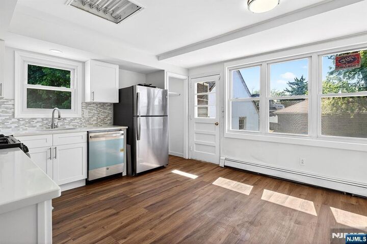 Property Photo:  292 Louis Street 1fl  NJ 07601 