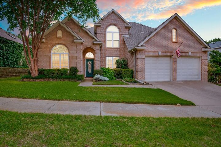 Property Photo: 3813 Cherokee Drive TX 76021