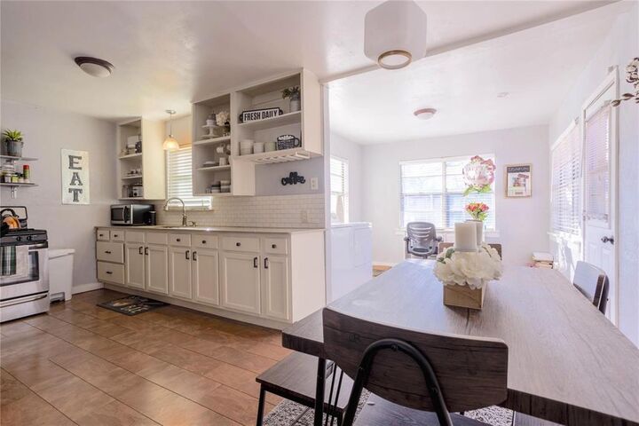 Property Photo:  1903 Dale Place  TX 75061 