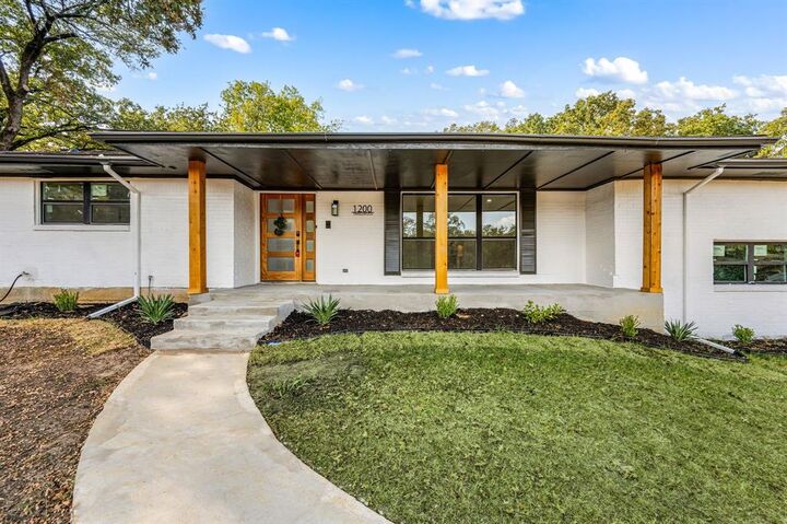 Property Photo:  1200 Tanglewood Trail  TX 76040 