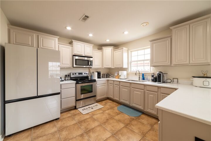 Property Photo:  6309 S 37th Street  AR 72758 