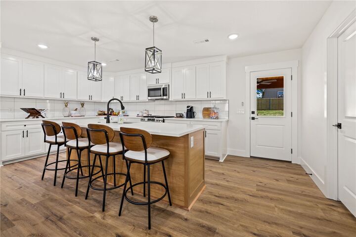 Property Photo: 917 S 15th Street AR 72758