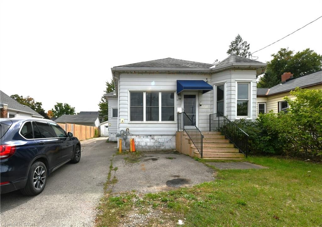 Property Photo:  274 Wellington Street  ON N5R 2S8 