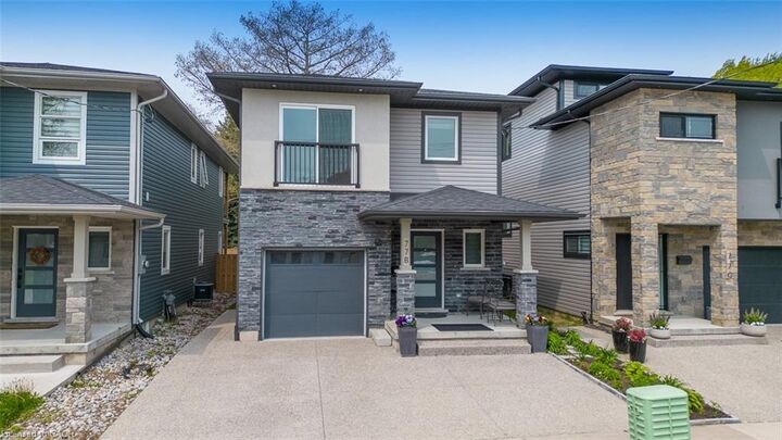 Property Photo:  77 B Broadway Avenue  ON L2M 7Y3 