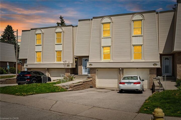 Property Photo:  662 Grey Street C  ON N3S 4Y4 