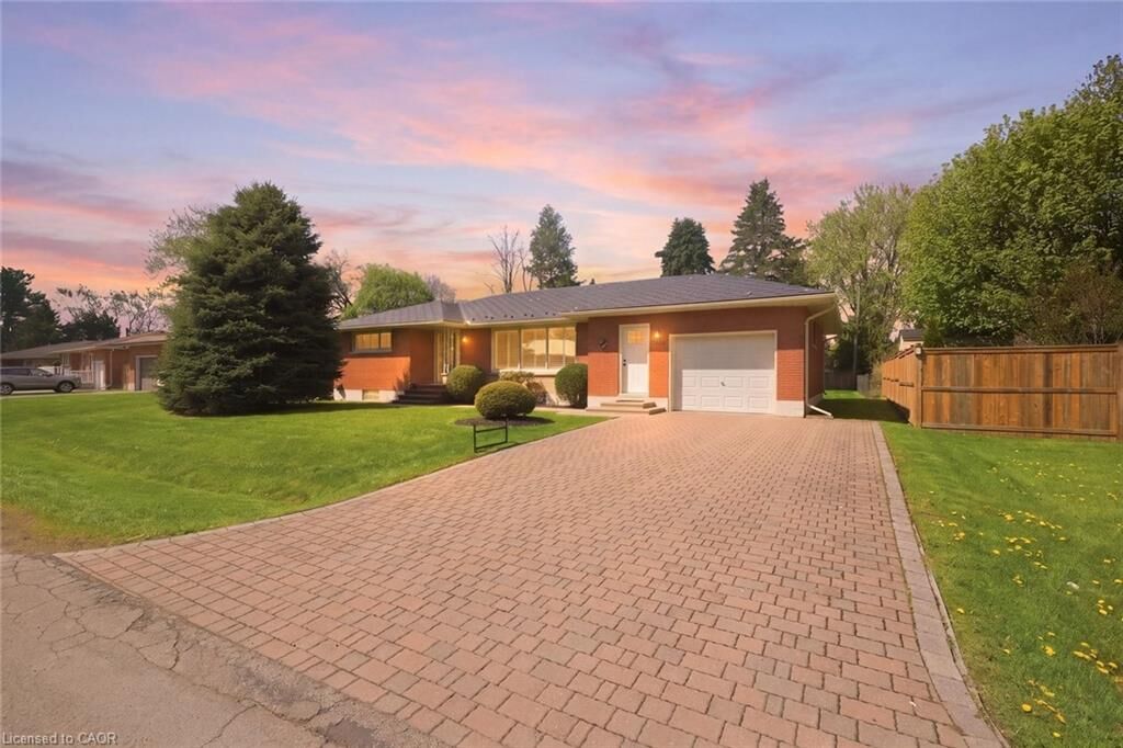 Property Photo:  256 Montclair Crescent  ON N0E 1Y0 