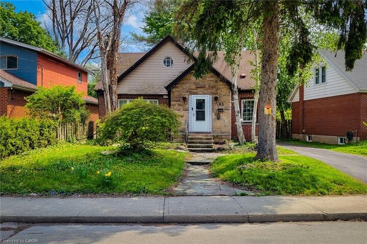 Property Photo:  63 Binkley Crescent  ON L8S 3K8 